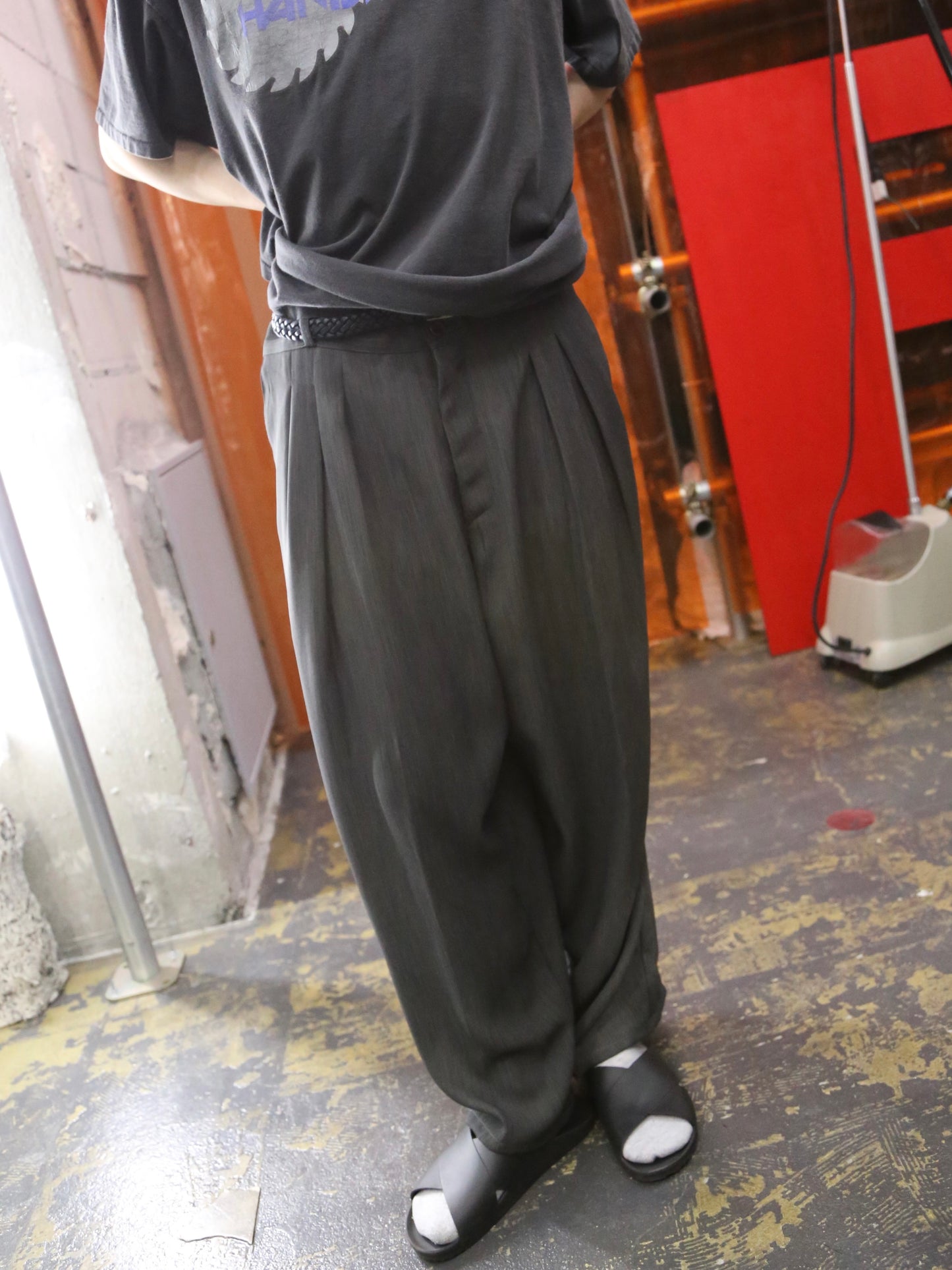 1990S INTERNATIONAL MALE 3-TUCK WIDE SLACKS