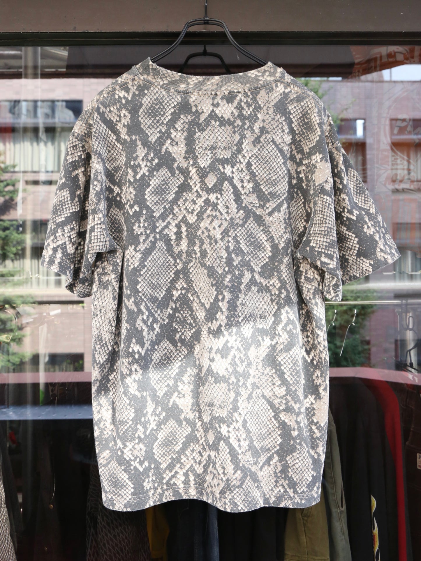 "SNAKESKIN" S/S TEE