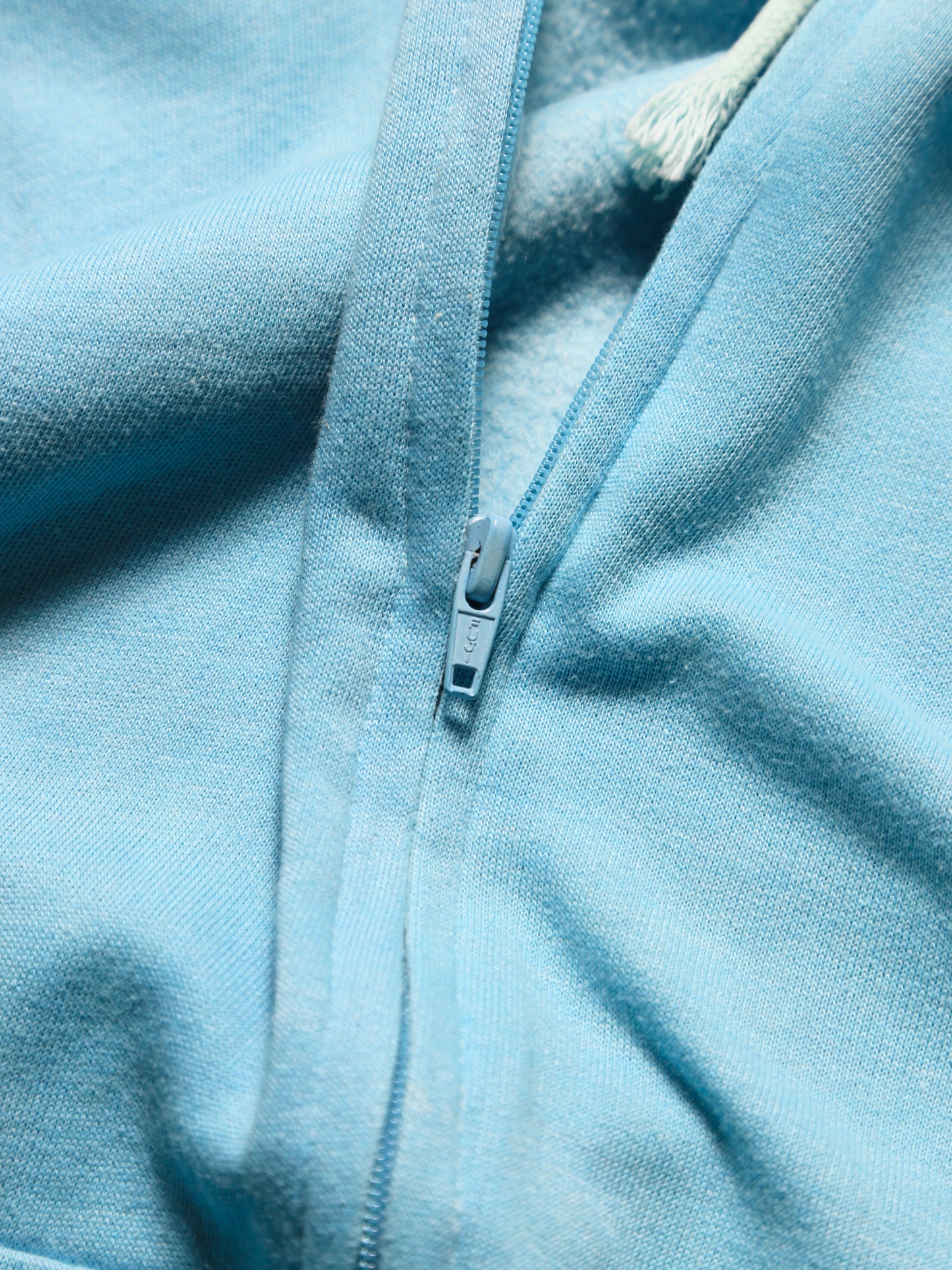 1990S- LIGHT BLUE ZIP-UP HOODIE