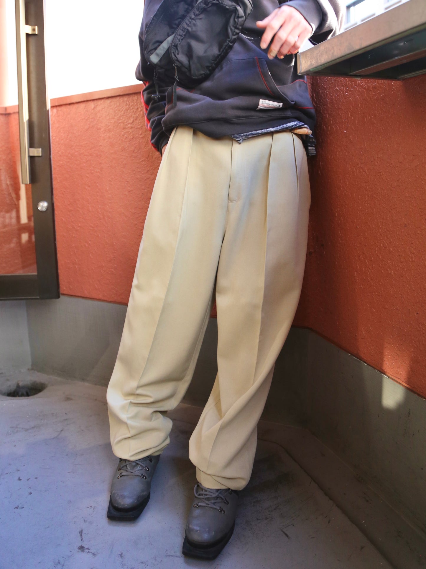 TOMMY BAHAMA 2-TUCK SILK WIDE SLACKS