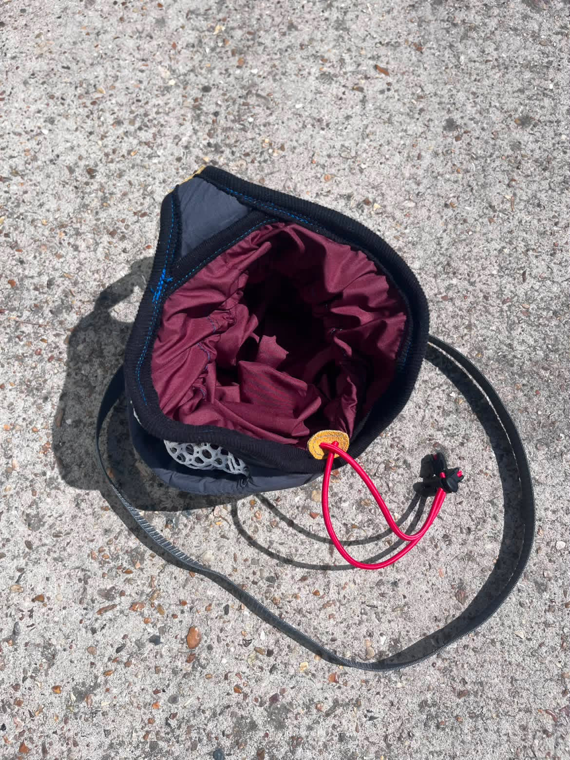 SEEING RED "Rib-Hugger pouch bags" GRAY