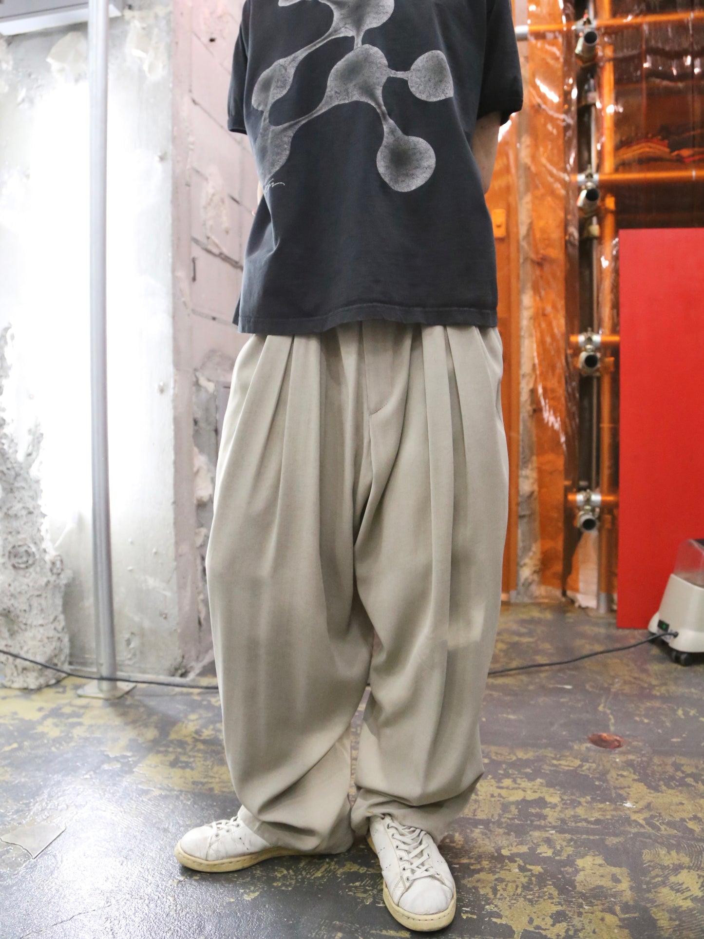 1990S INTERNATIONAL MALE 3-TUCK WIDE SLACKS