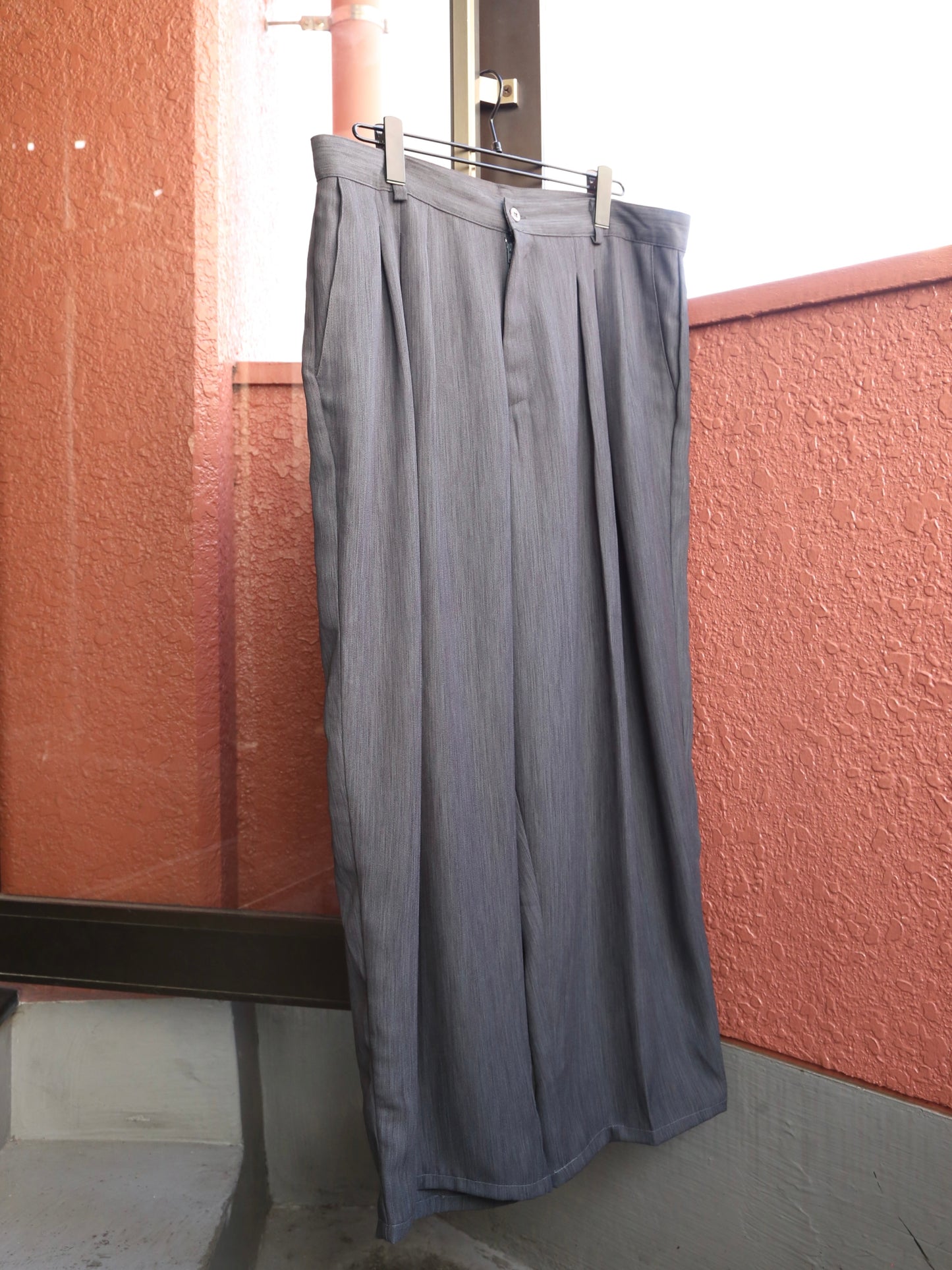 1990S INTERNATIONAL MALE 3-TUCK WIDE SLACKS