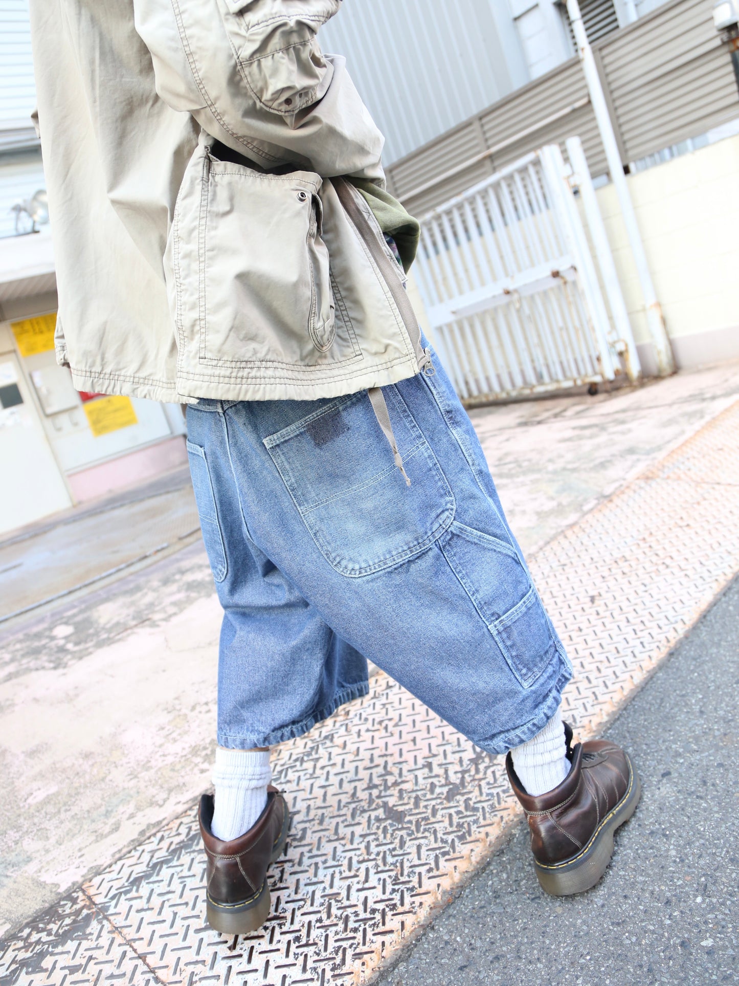 -2000S FUBU PLATINUM BAGGY SHORTS